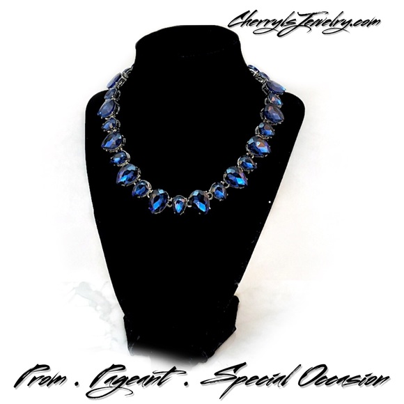 Elegant Navy Blue Crystal Statement Necklace  y1 - Picture 4 of 7
